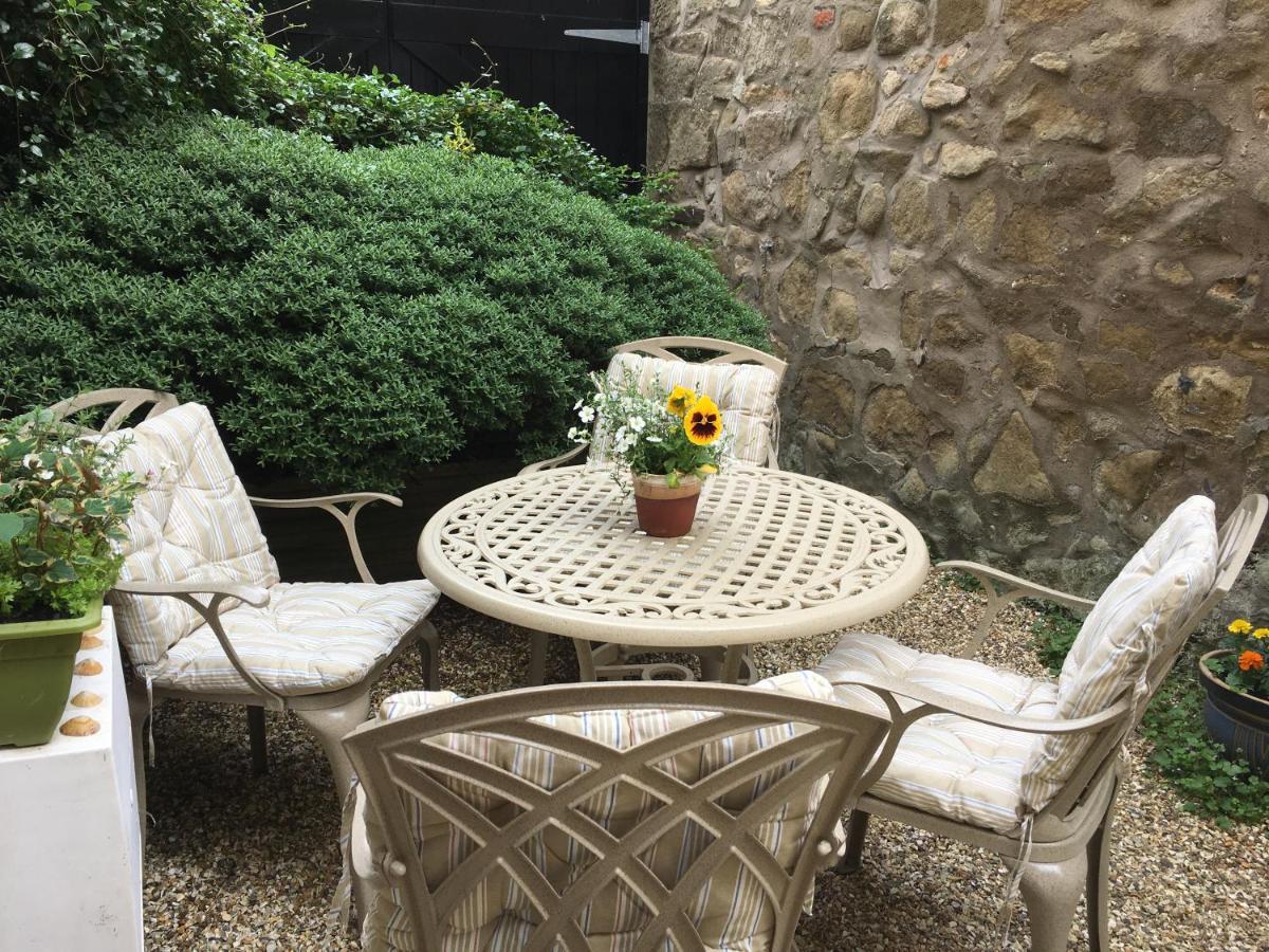 Peaseblossom House, A Charming Grade II Listed Building, In A Great Location In Alnwick Buitenkant foto